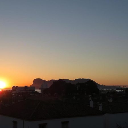 Apartamento En Zona Playa Con Vistas A La Bahia Algeciras Ngoại thất bức ảnh