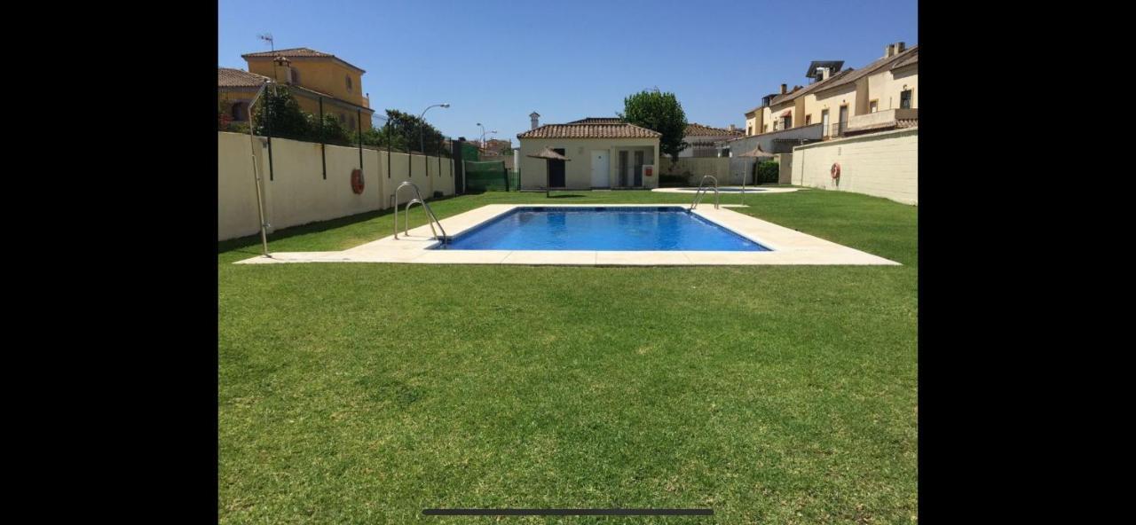 Apartamento En Zona Playa Con Vistas A La Bahia Algeciras Ngoại thất bức ảnh